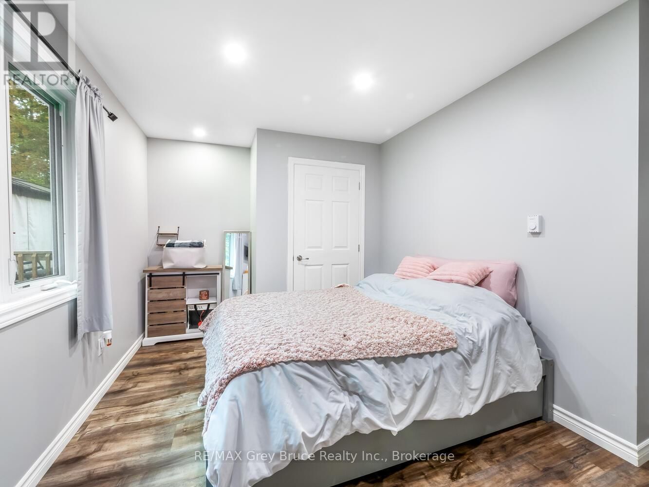 217 KINGS CRESCENT Image 18