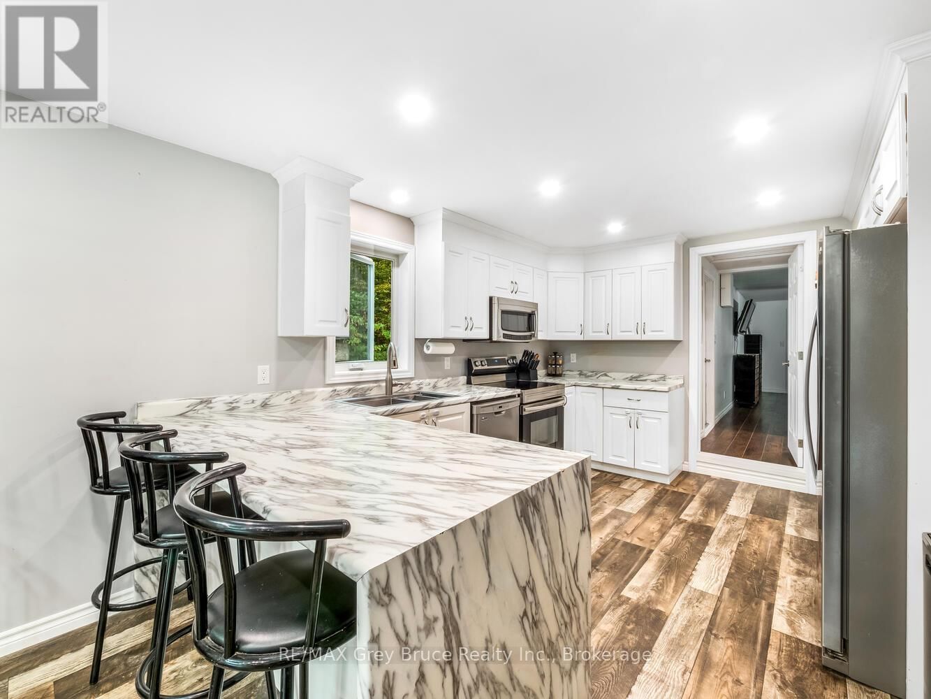 217 KINGS CRESCENT Image 8