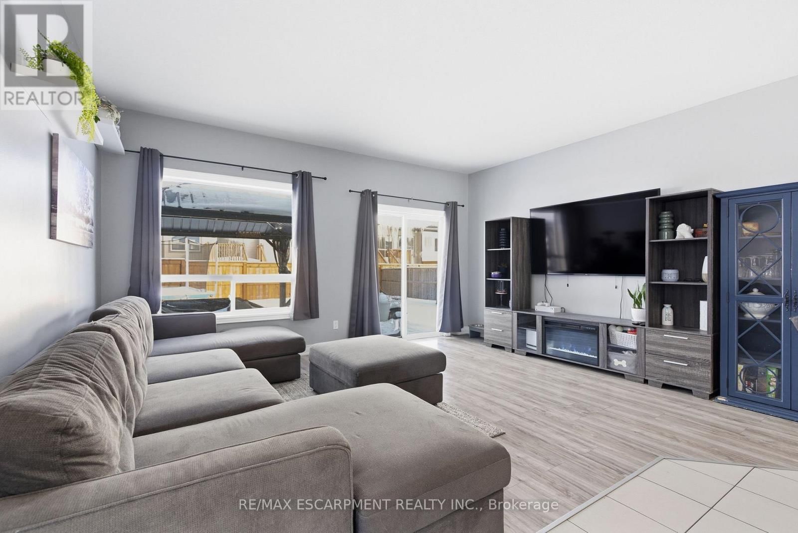 914 BURWELL STREET Image 12