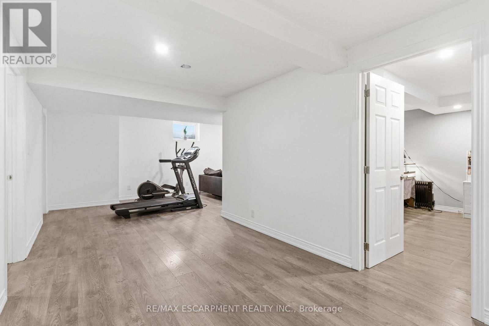 914 BURWELL STREET Image 17