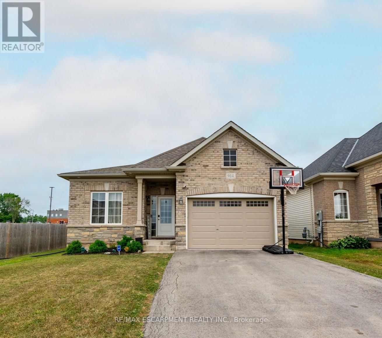 914 BURWELL STREET Image 3