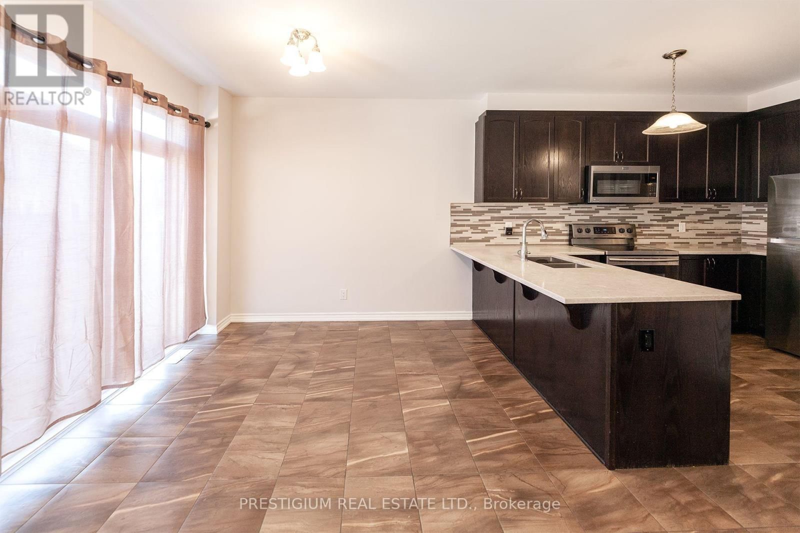 129 SWEETVALLEY DRIVE Image 9