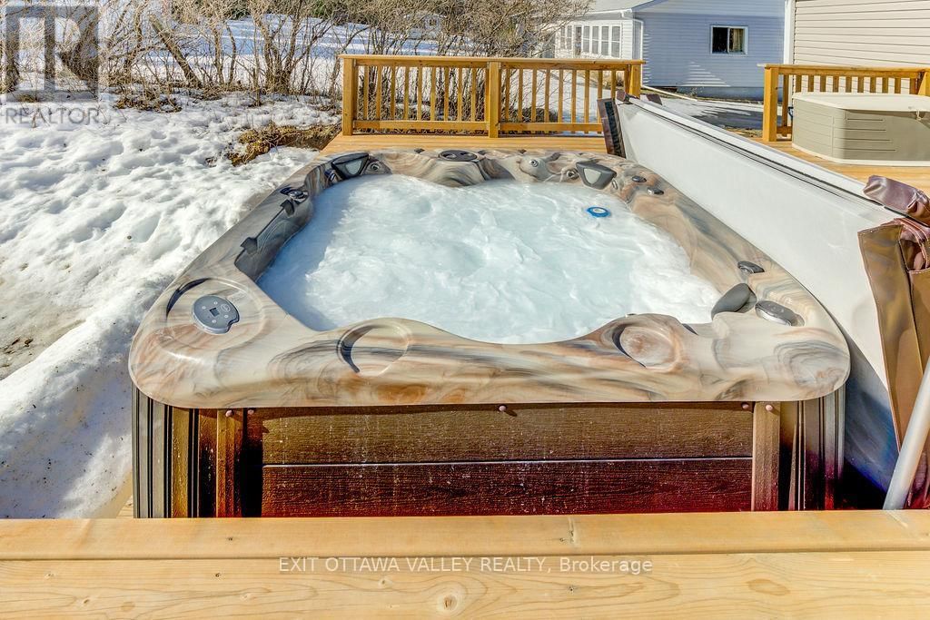 39090 COMBERMERE ROAD Image 15