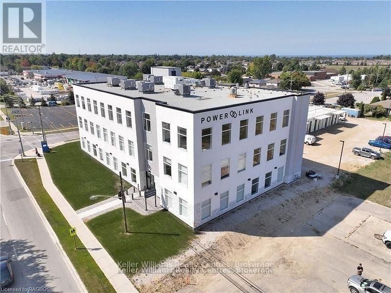 105 - 1020 GODERICH STREET Image 14