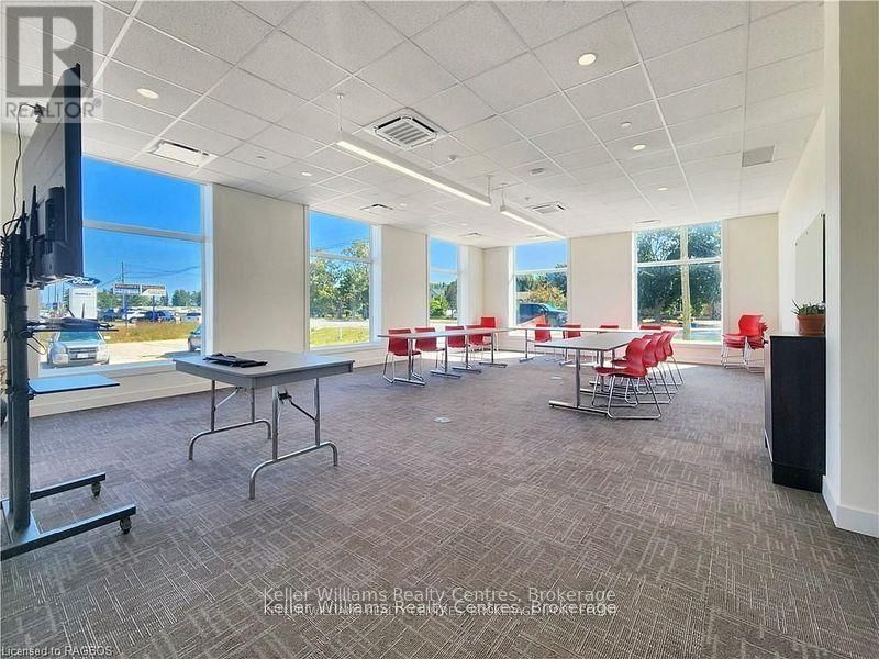 105 - 1020 GODERICH STREET Image 20