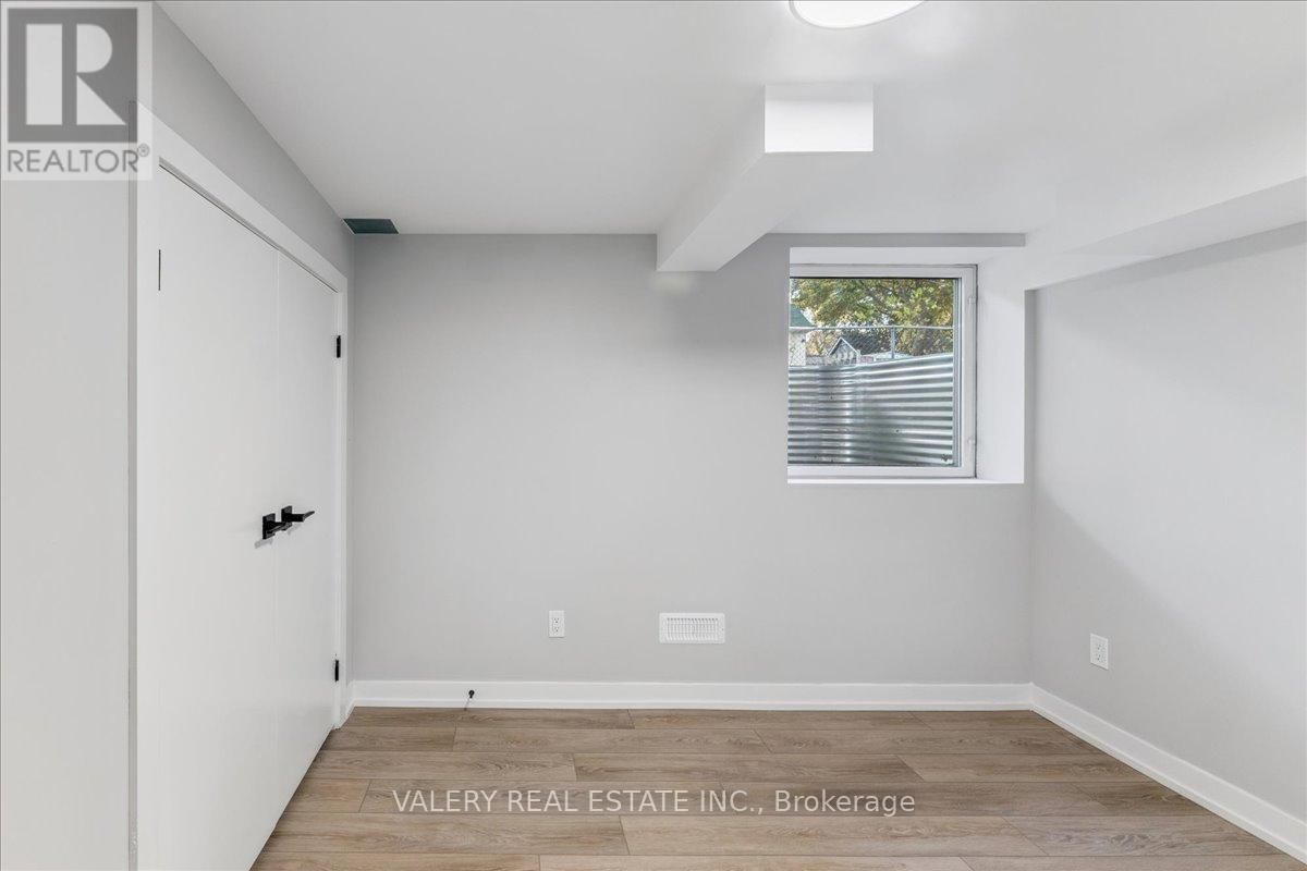 Lower - 245 CHURCH STREET SOUTH Image 10