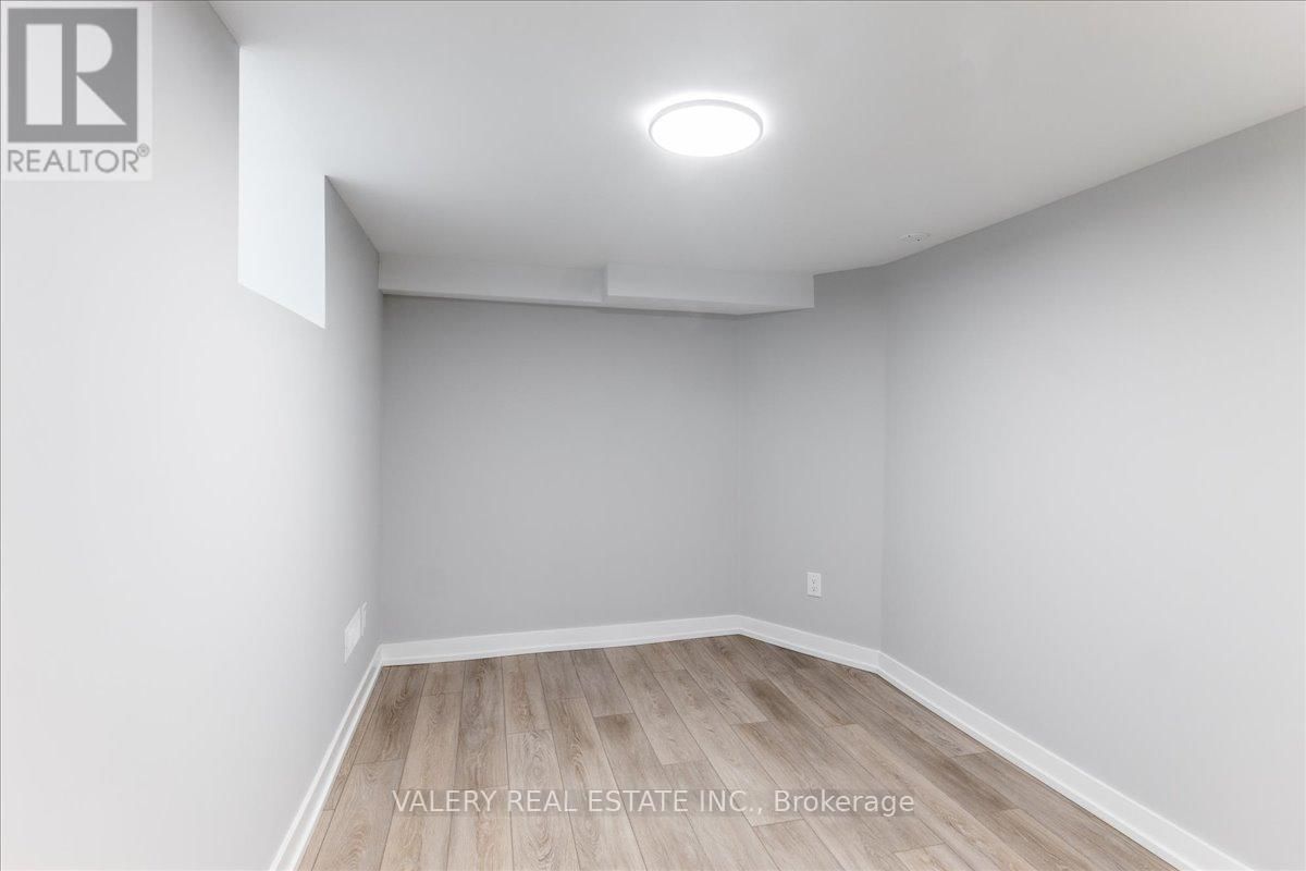 Lower - 245 CHURCH STREET SOUTH Image 9