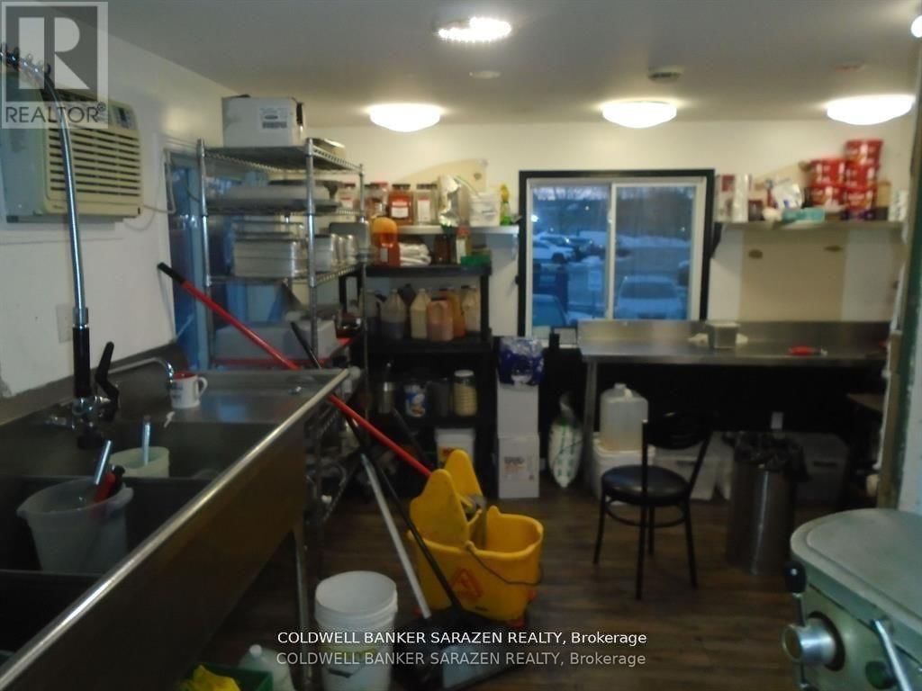 908-912 ST. LAURENT BOULEVARD NORTH Image 15