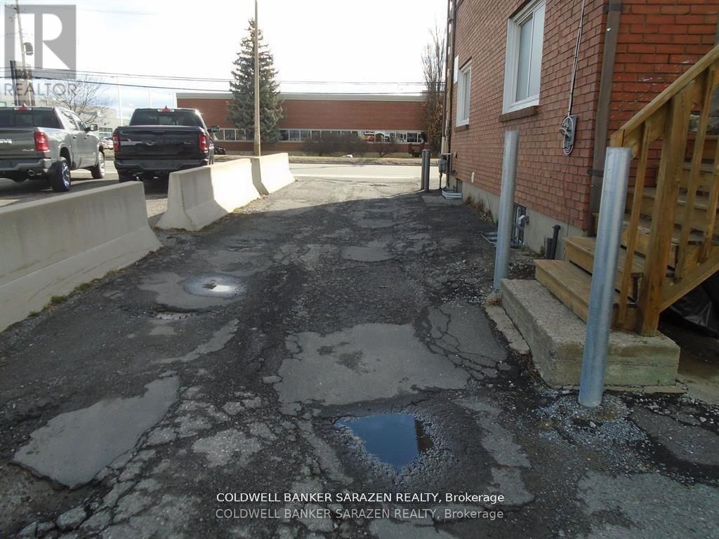 908-912 ST. LAURENT BOULEVARD NORTH Image 25