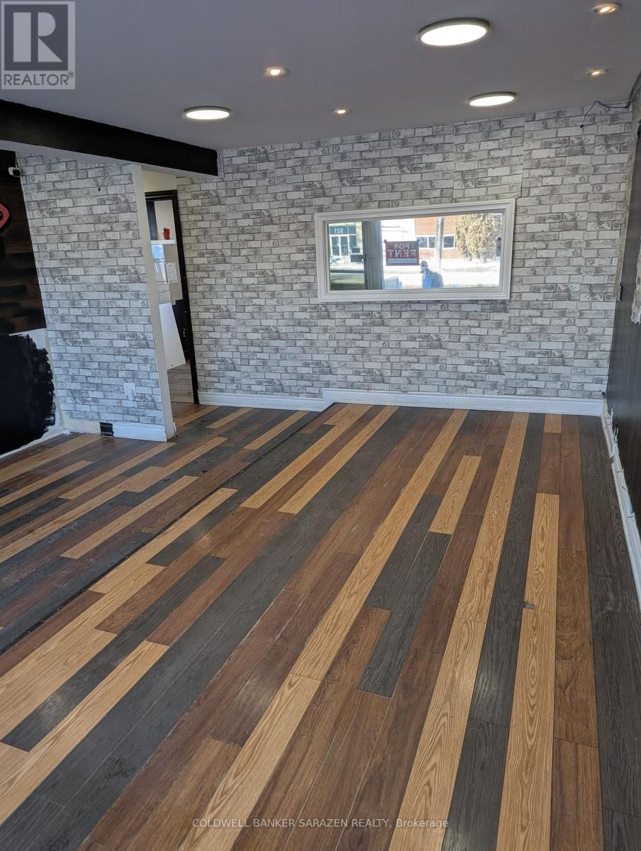 908-912 ST. LAURENT BOULEVARD NORTH Image 7