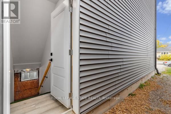 37 DELENA AVENUE SOUTH Image 38