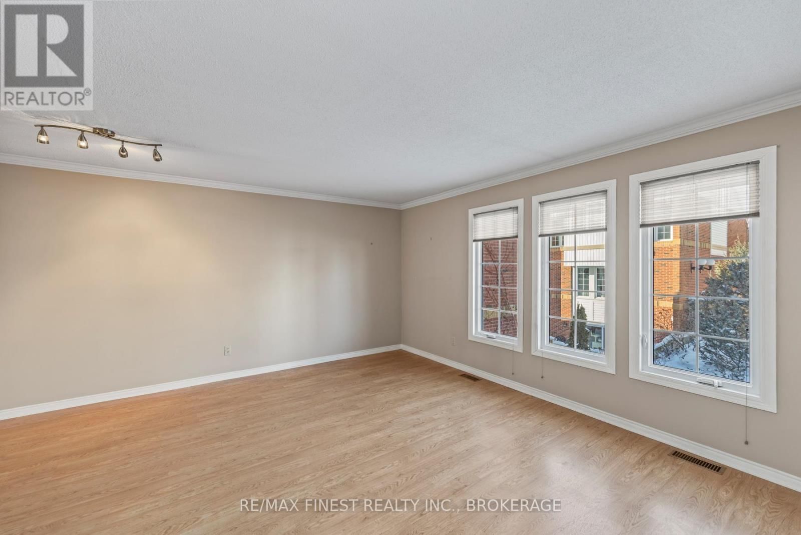 16 - 1 PLACE D'ARMES Image 14