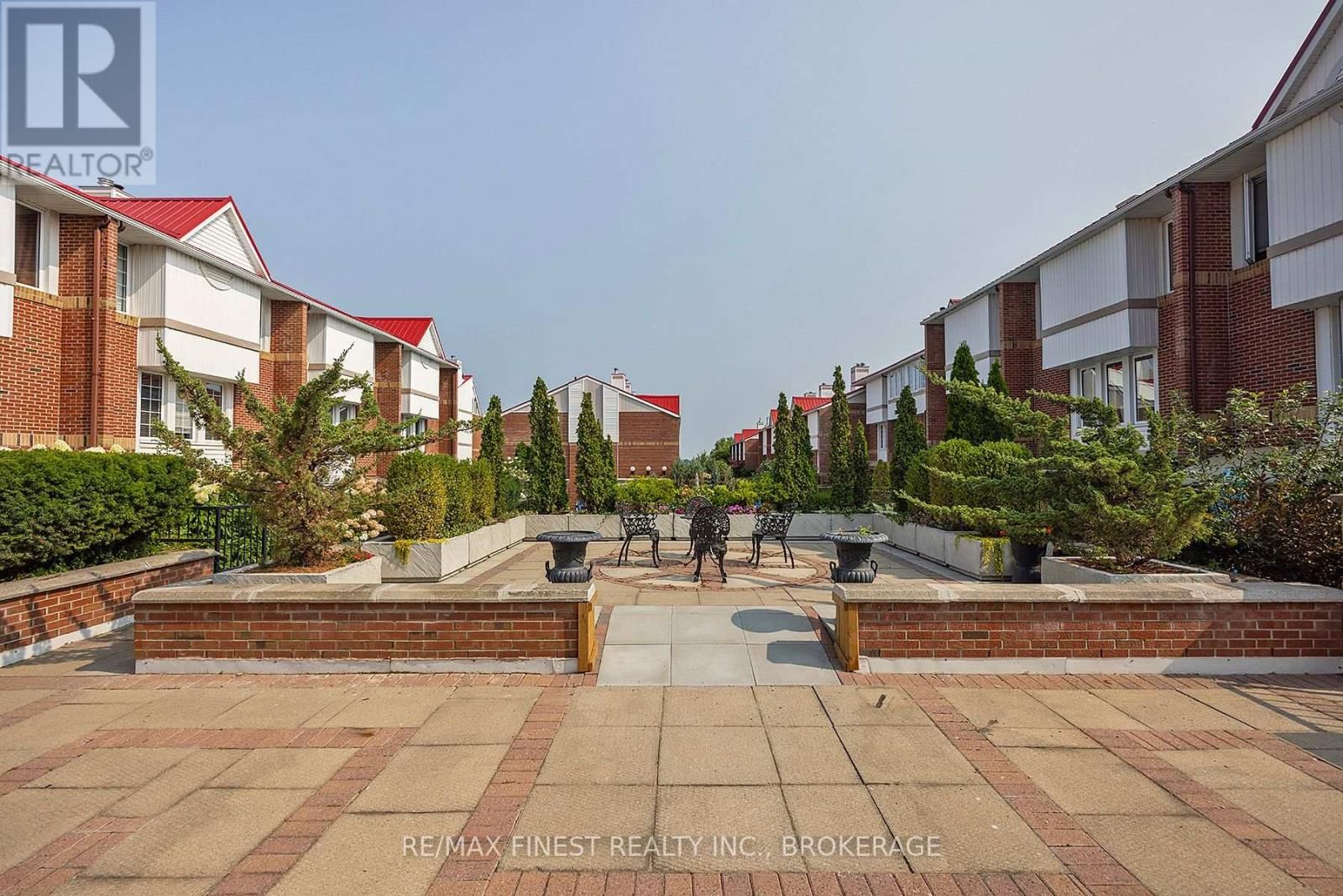 16 - 1 PLACE D'ARMES Image 36