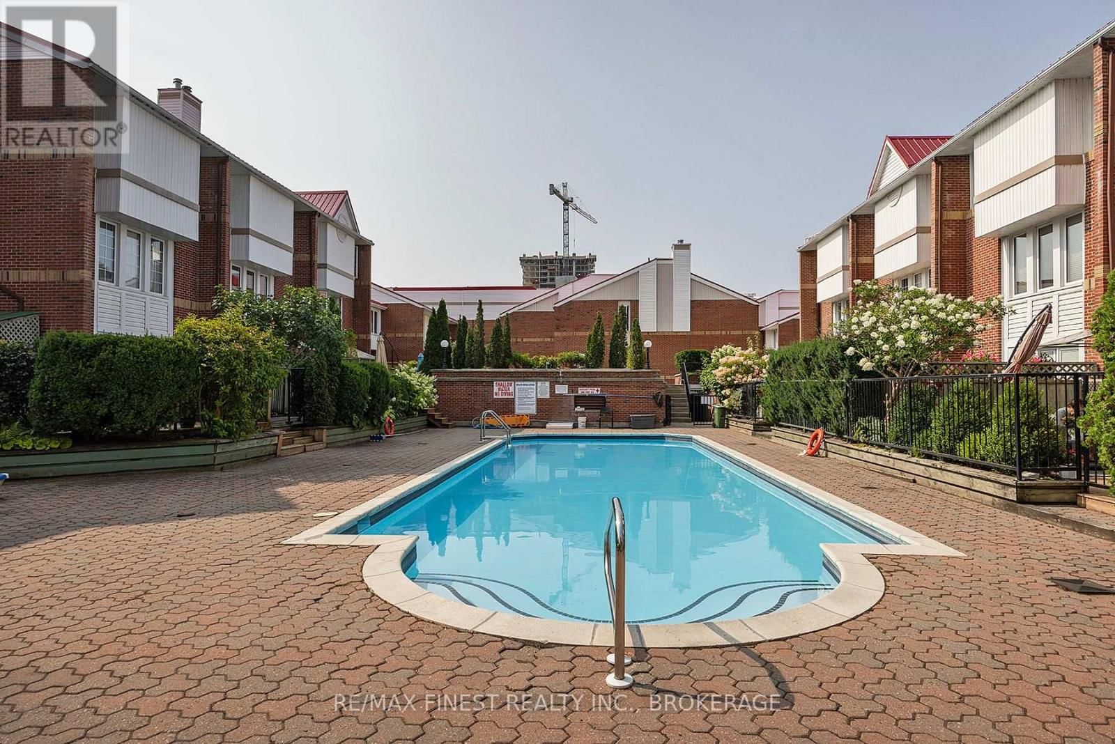 16 - 1 PLACE D'ARMES Image 38