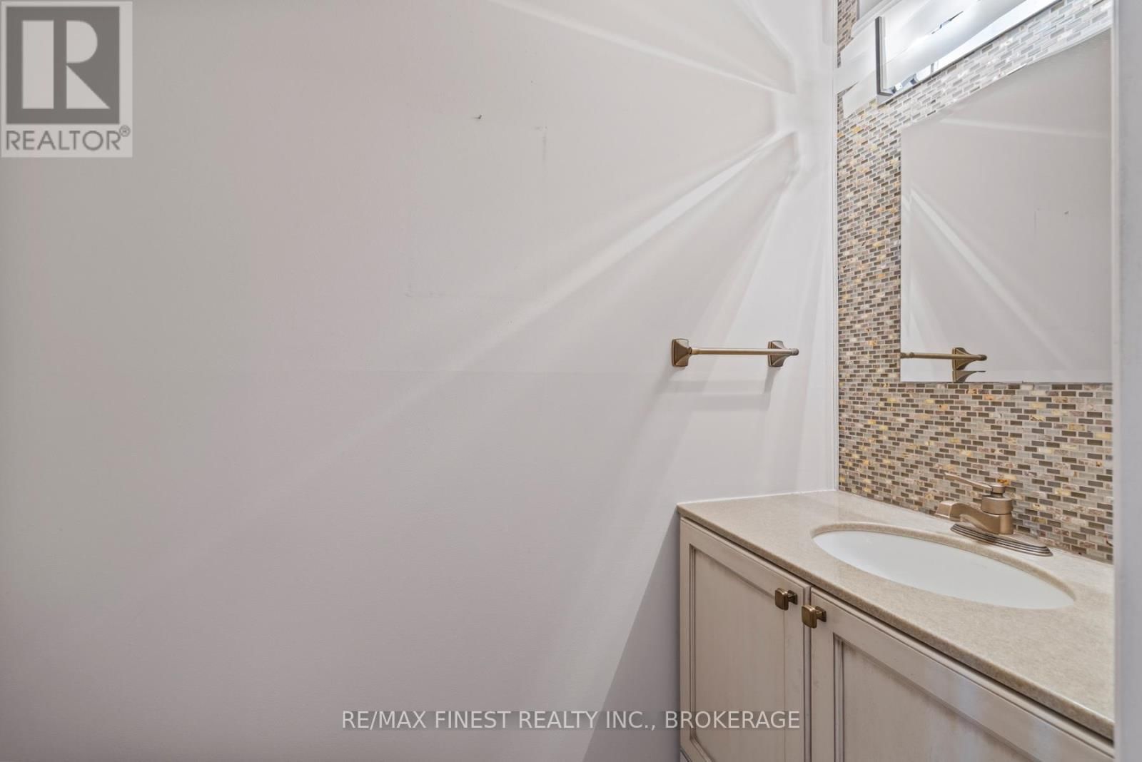 16 - 1 PLACE D'ARMES Image 7