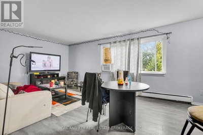 Image #1 of Commercial for Sale at Allen, London East , Ontario