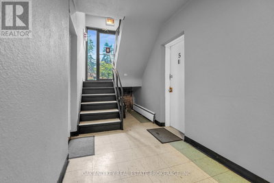 Image #1 of Commercial for Sale at Allen, London East , Ontario