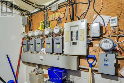 Image #1 of Commercial for Sale at Allen, London East , Ontario