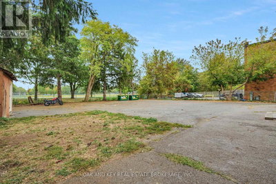 Image #1 of Commercial for Sale at Allen, London East , Ontario