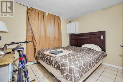 Image #1 of Commercial for Sale at Allen, London East , Ontario