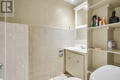 Image #1 of Commercial for Sale at Allen, London East , Ontario