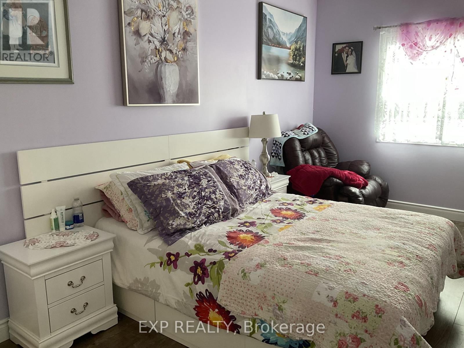 33 FARMINGTON CRESCENT Image 8