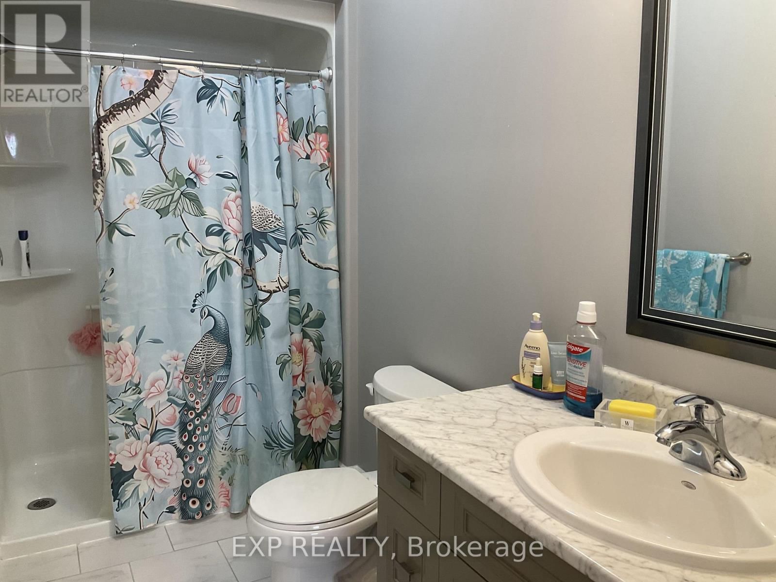 33 FARMINGTON CRESCENT Image 9