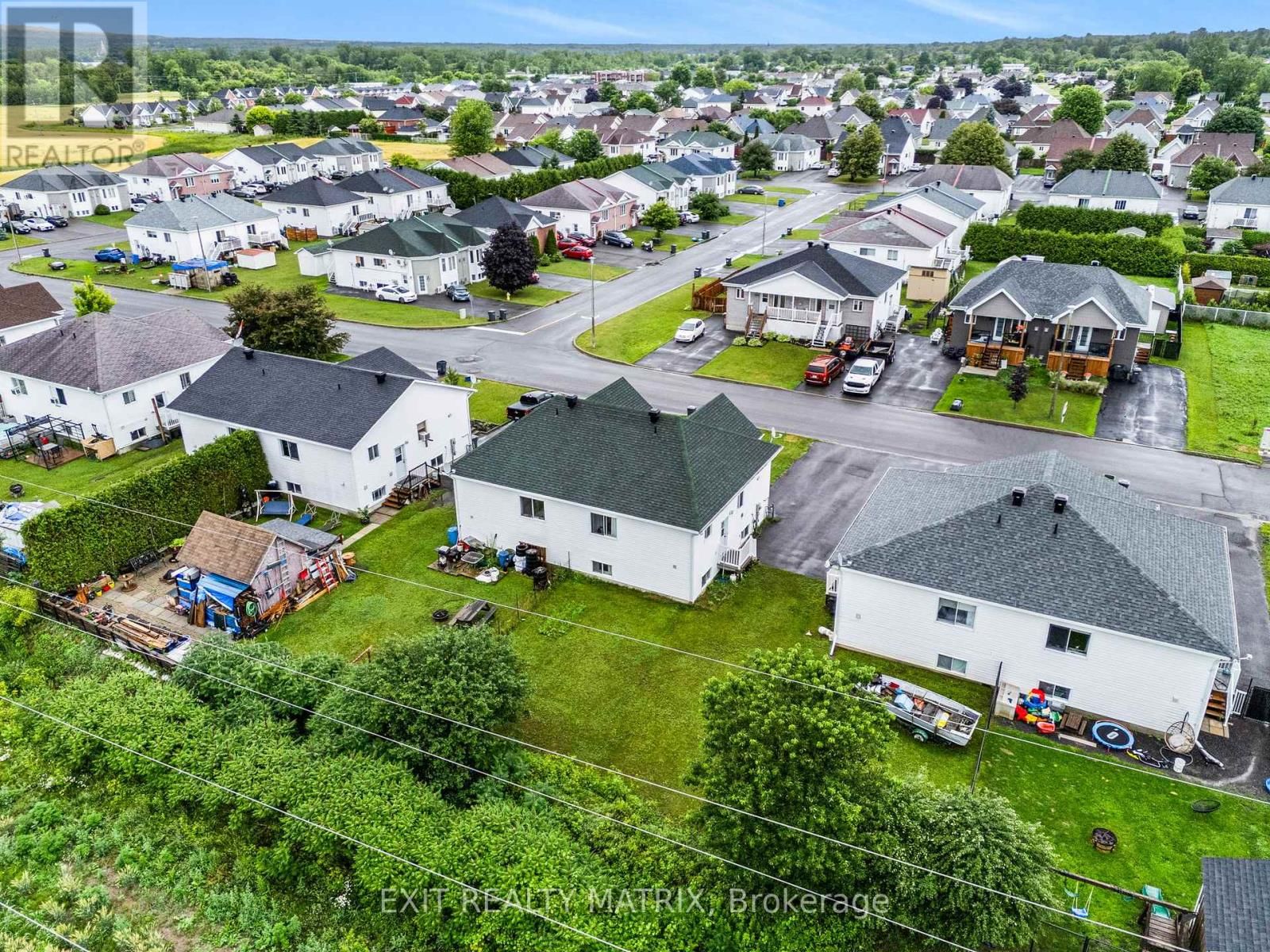 1013 JACYNTHE STREET Image 11