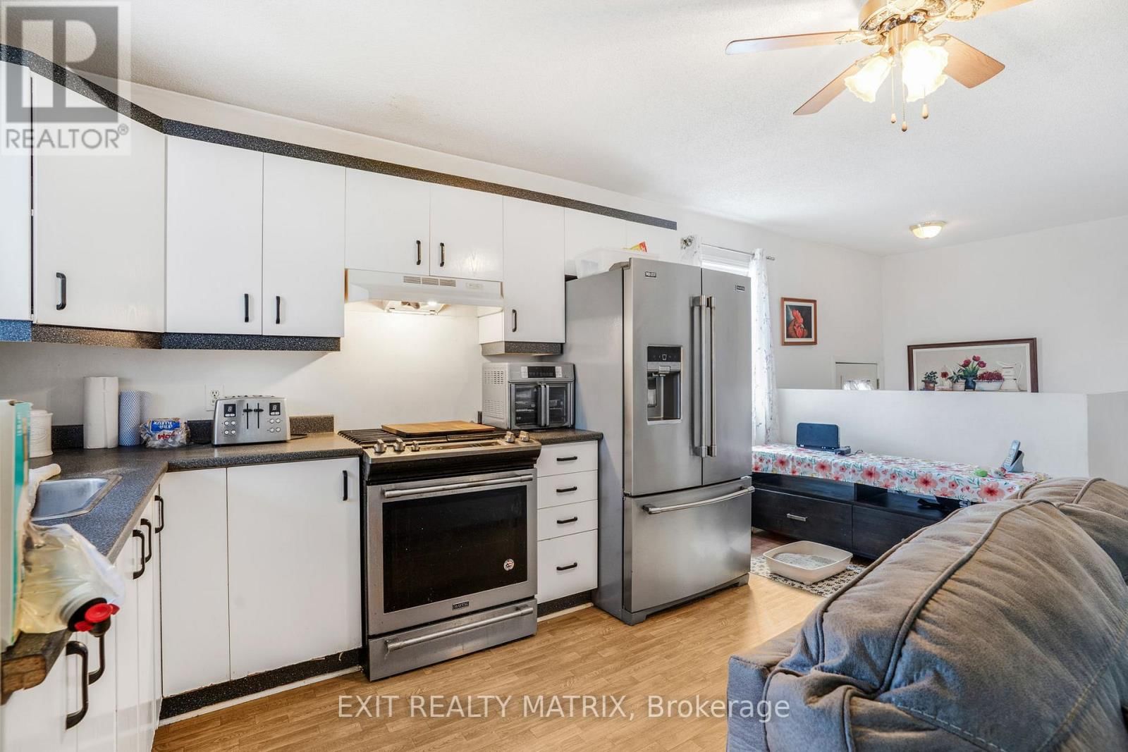 1013 JACYNTHE STREET Image 17