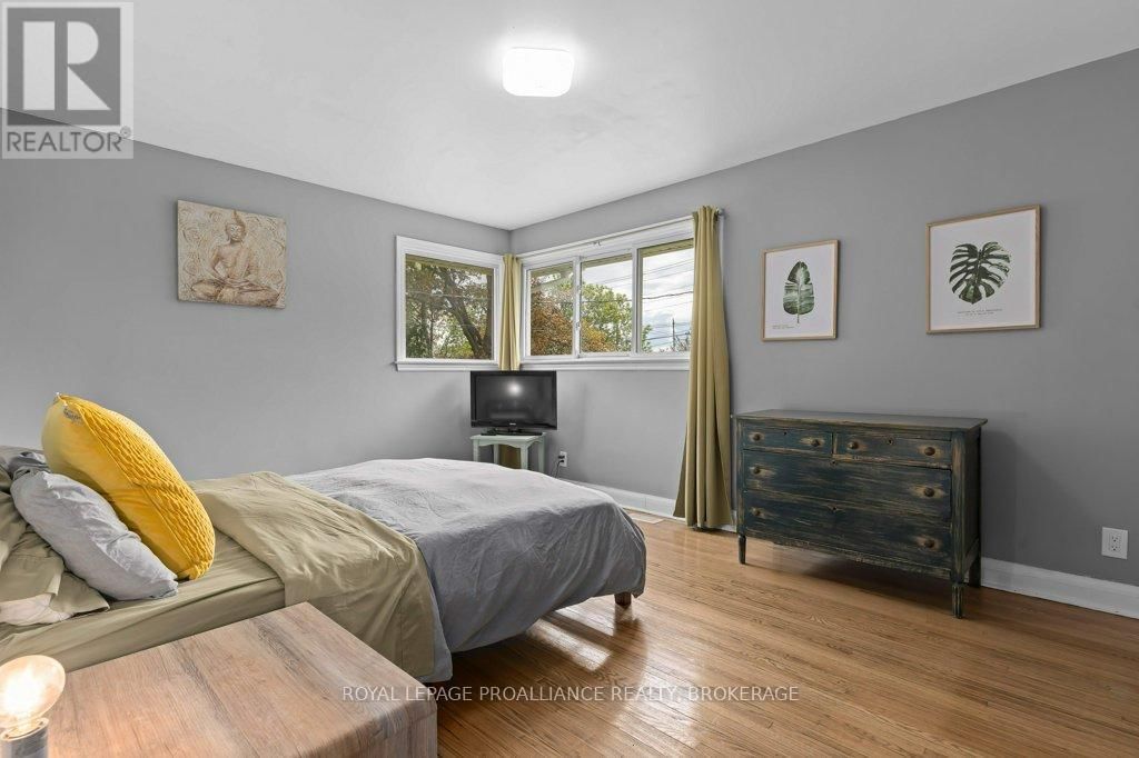 168 AVENUE ROAD Image 14