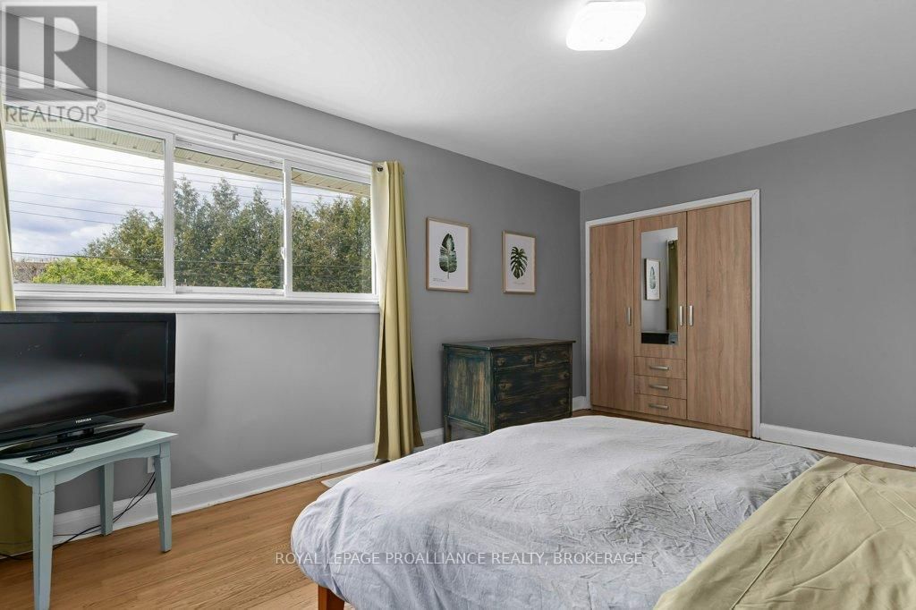 168 AVENUE ROAD Image 15