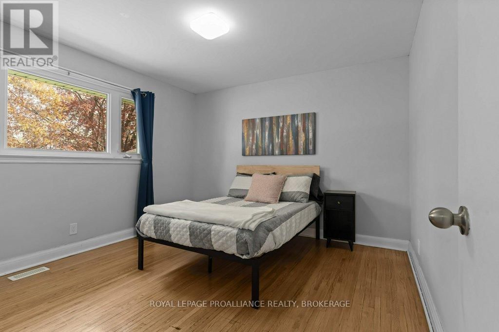 168 AVENUE ROAD Image 17