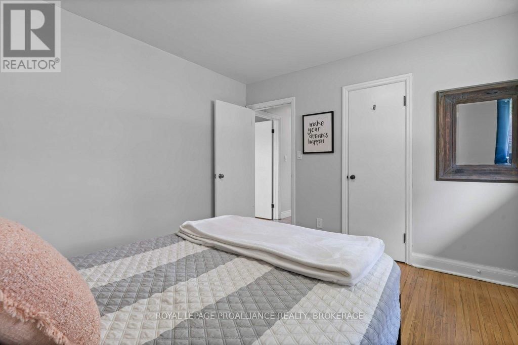 168 AVENUE ROAD Image 18