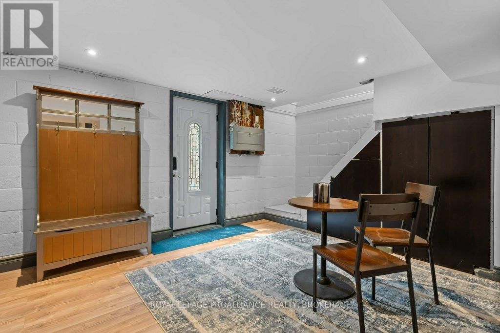 168 AVENUE ROAD Image 24