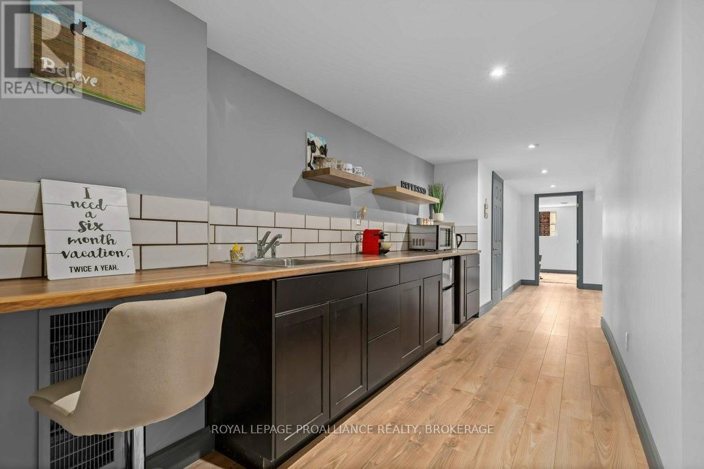 168 AVENUE ROAD Image 26