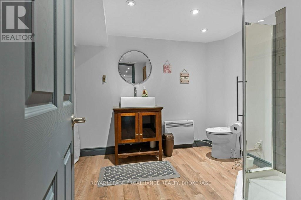 168 AVENUE ROAD Image 27