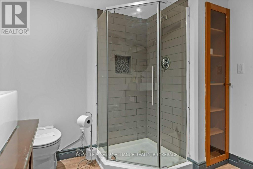 168 AVENUE ROAD Image 28