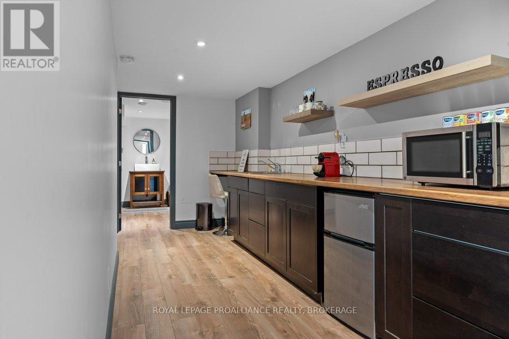 168 AVENUE ROAD Image 29