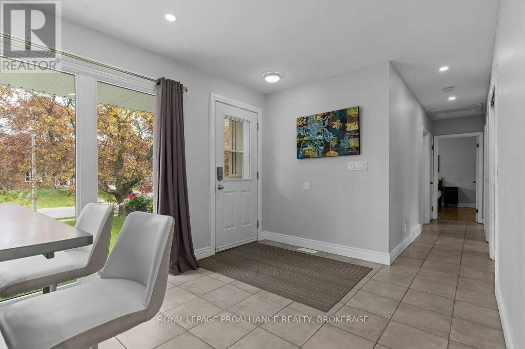 168 AVENUE ROAD Image 3