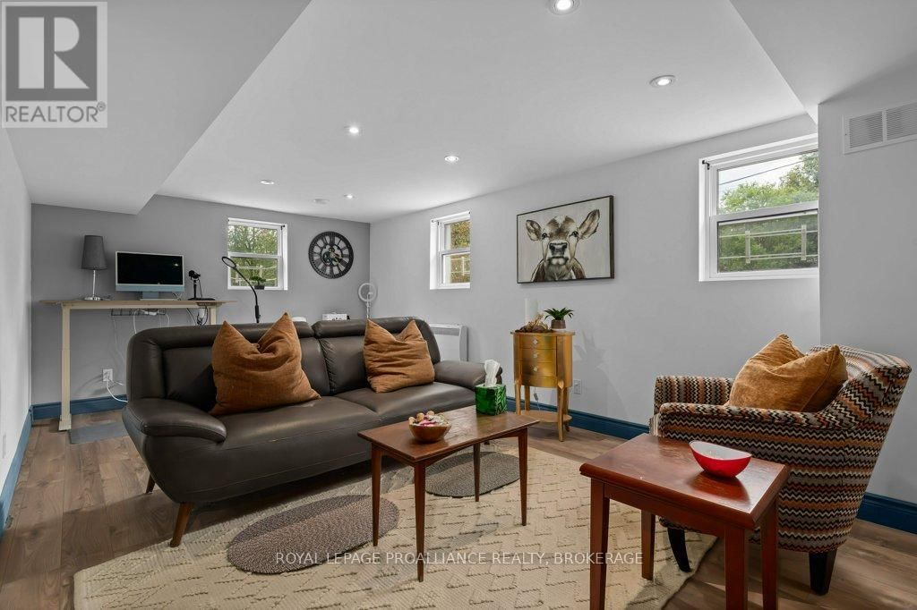 168 AVENUE ROAD Image 32