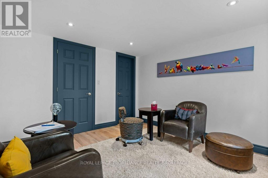 168 AVENUE ROAD Image 36