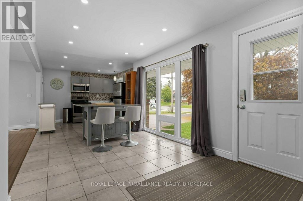 168 AVENUE ROAD Image 4