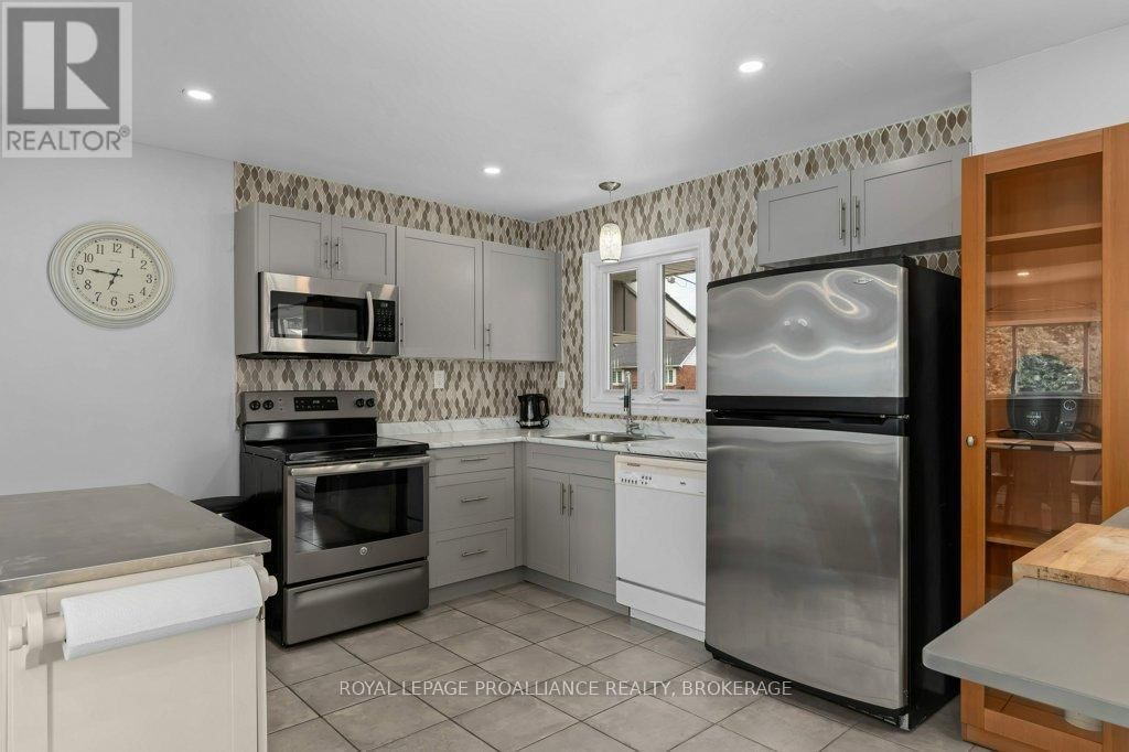 168 AVENUE ROAD Image 6