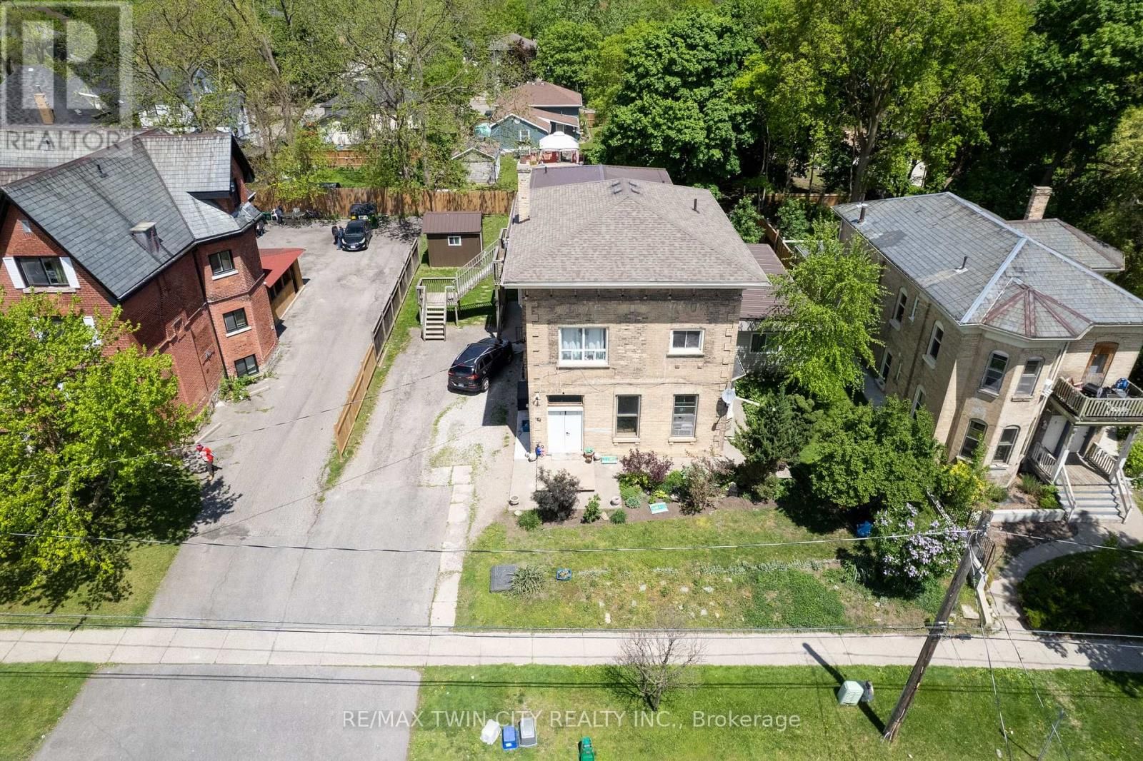 84 SHERIDAN STREET Image 21