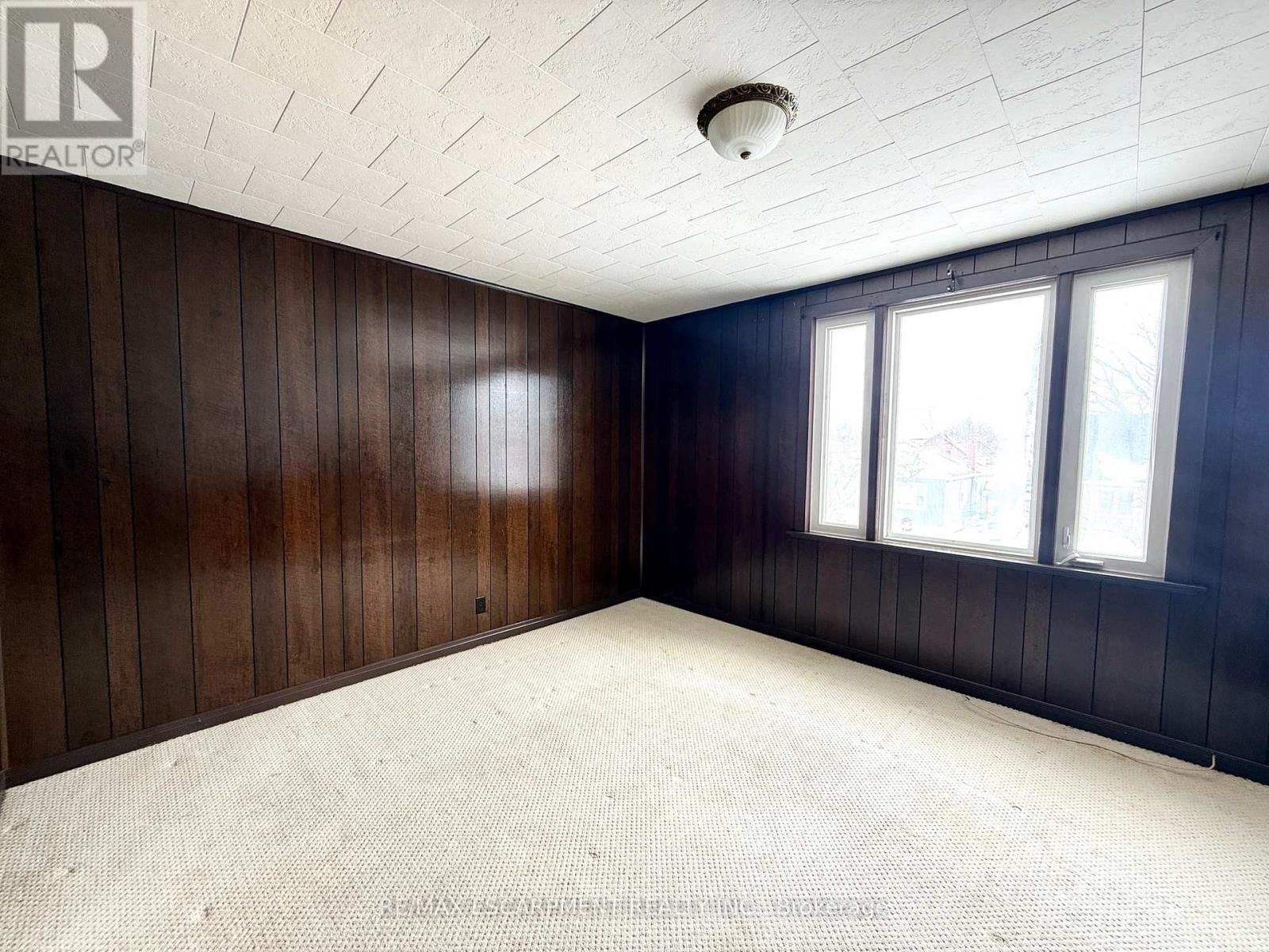 17 LYONS AVENUE Image 10