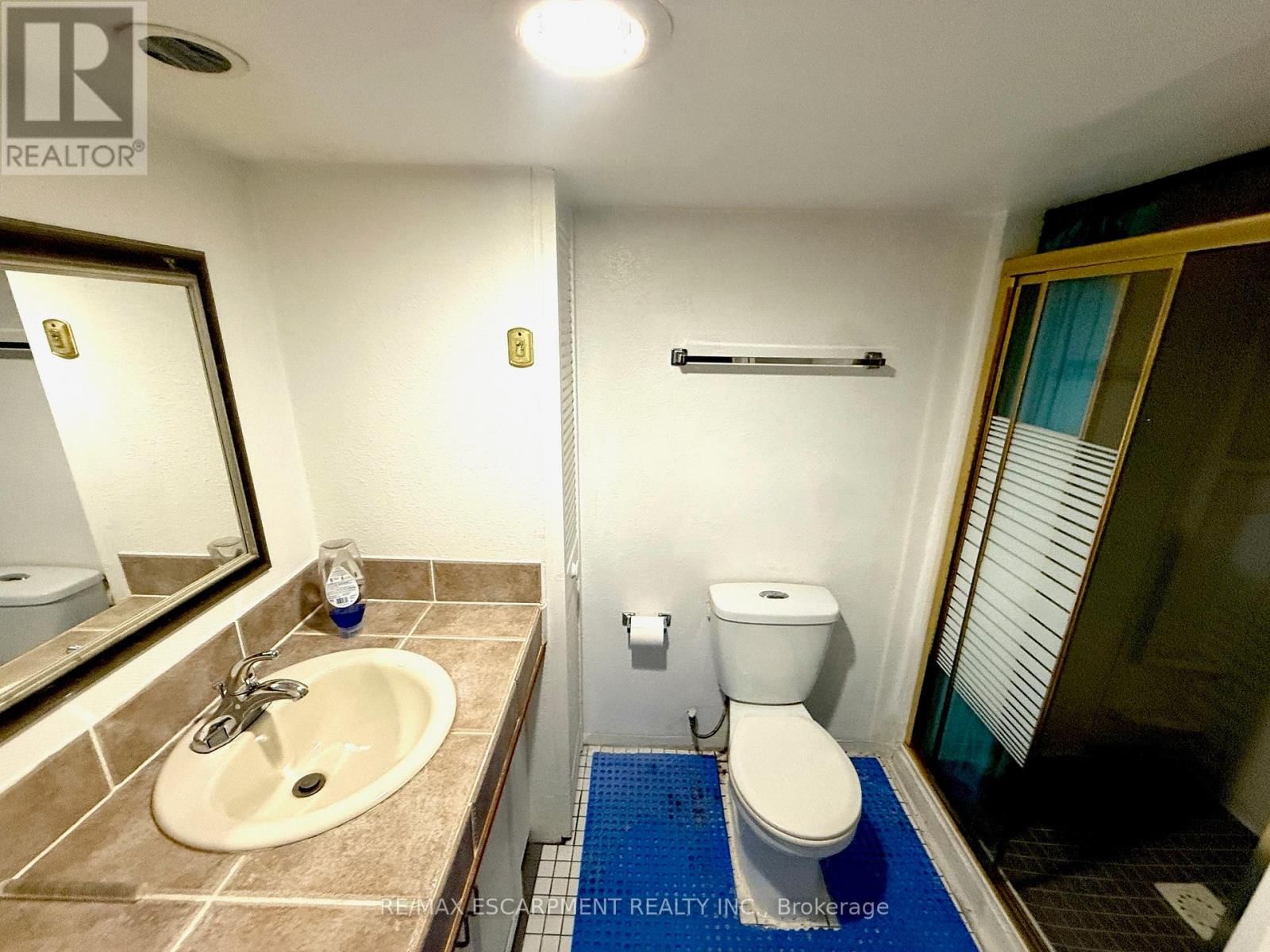 17 LYONS AVENUE Image 15