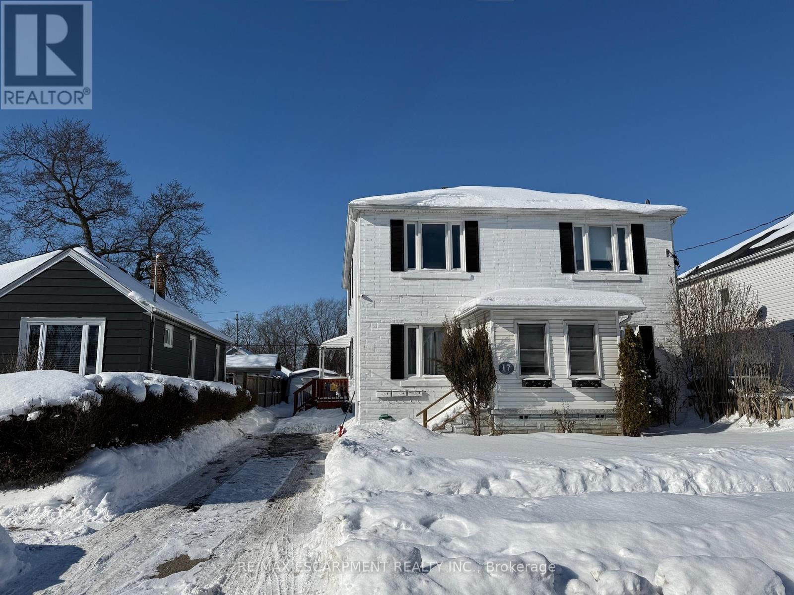 17 LYONS AVENUE Image 18