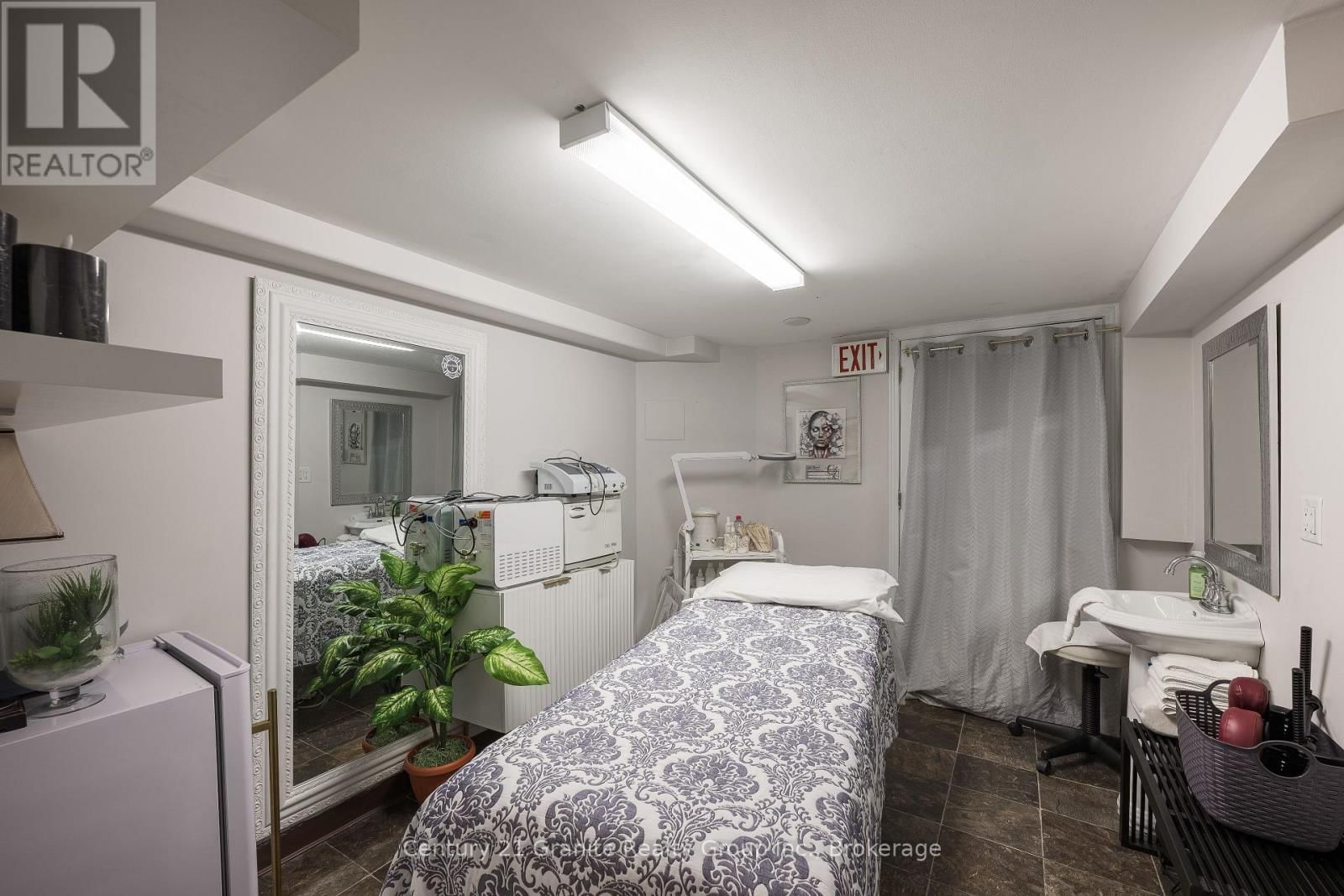 152 HIGHLAND STREET Image 12