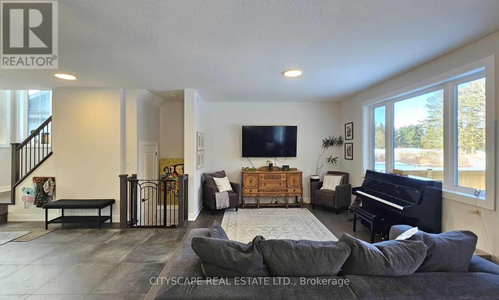 20-297 WHITING STREET Image 17