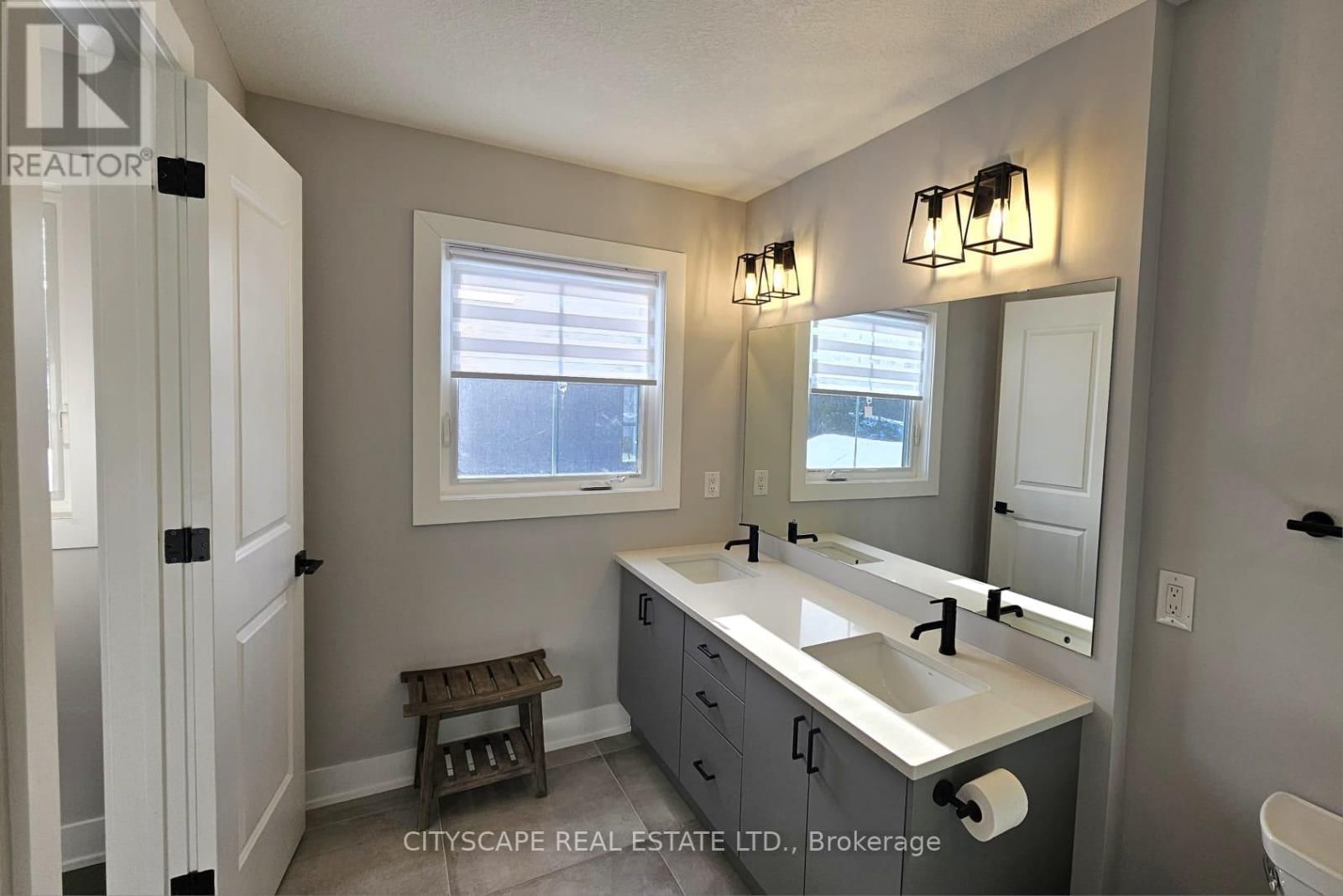 20-297 WHITING STREET Image 26